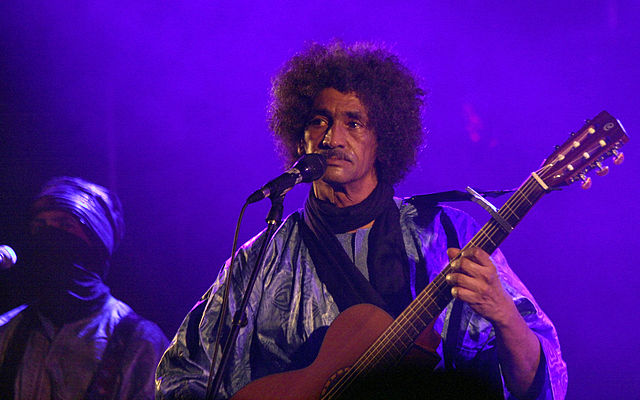 Ibrahim Ag Alhabib performing with Tinariwen in Vienna during 2011