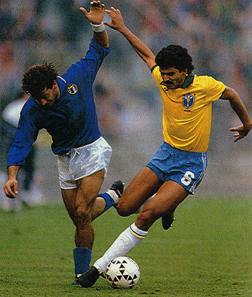 Italia_vs_Brasile_-_Bologna_-_1989_-_Gianluca_Vialli_e_Ricardo_Rocha